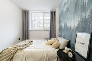 Sypialnia z tapicerowanym zagłówkiem – fotograf wnętrz Gliwice