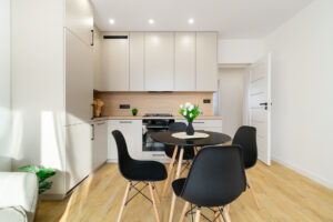 Sypialnia z wyjściem na balkon – fotograf wnętrz Śląsk